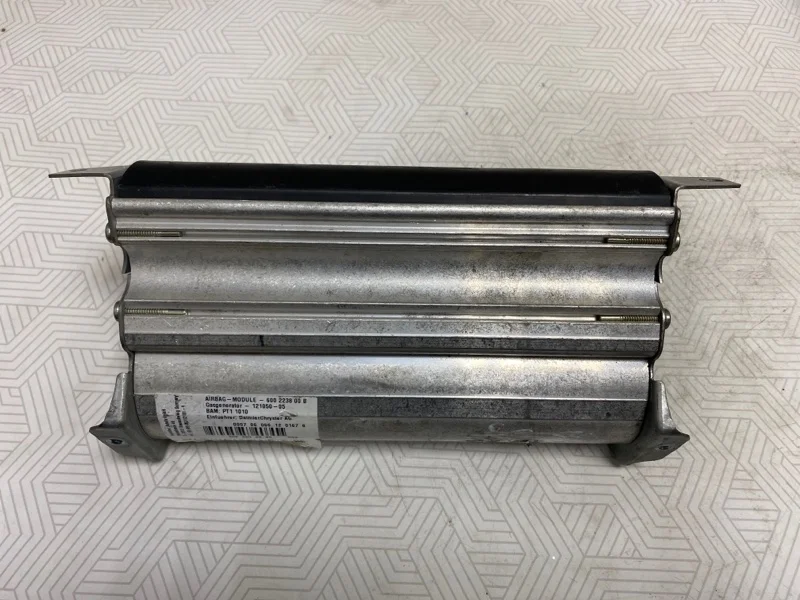 Подушка безопасности пассажира Mercedes-Benz CLK 2009 W209