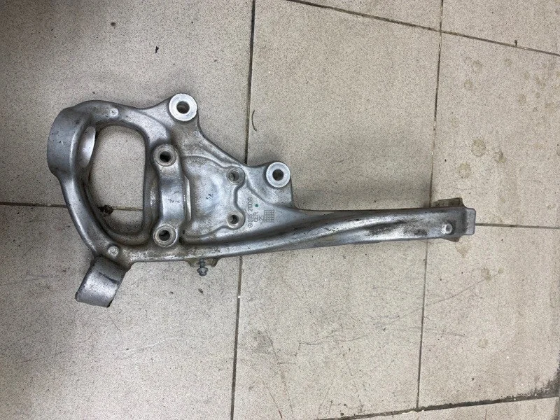 Кулак поворотный Mercedes-Benz -class 2017 W205