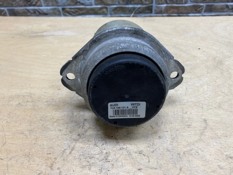 Подушка двигателя Audi Q7 2008 4L
