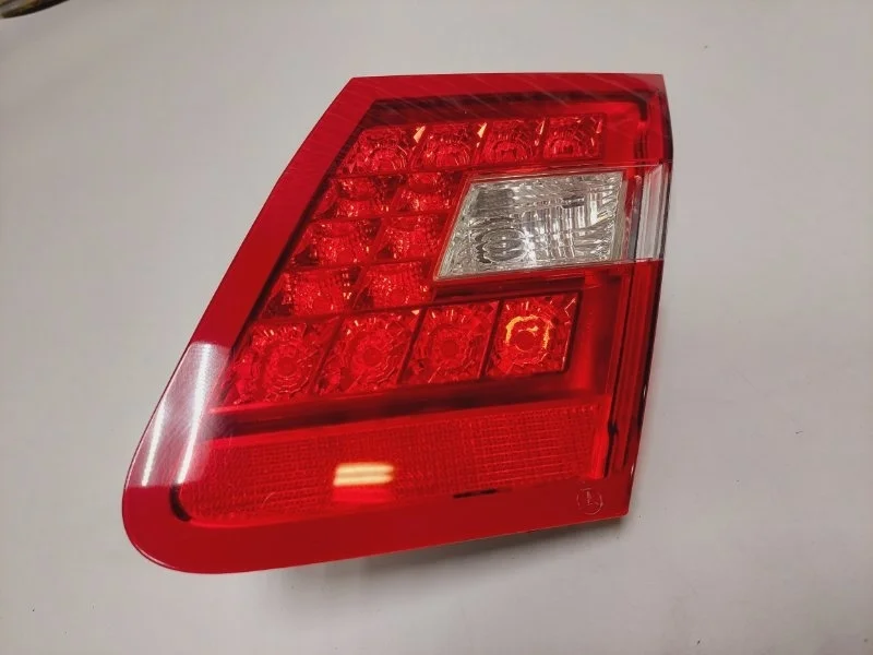 Фонарь задний внутренний Mercedes-Benz -Class 2012 W212