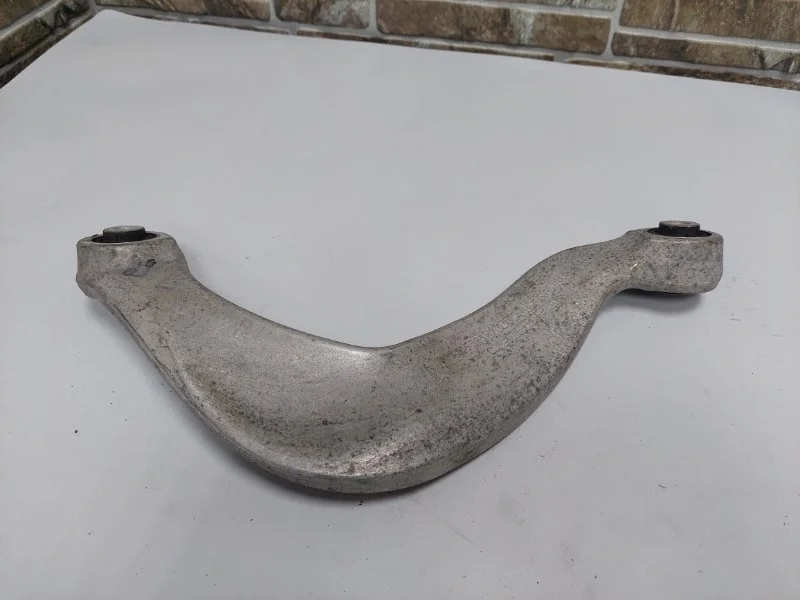 Рычаг подвески верхний Audi A4 2014 B8