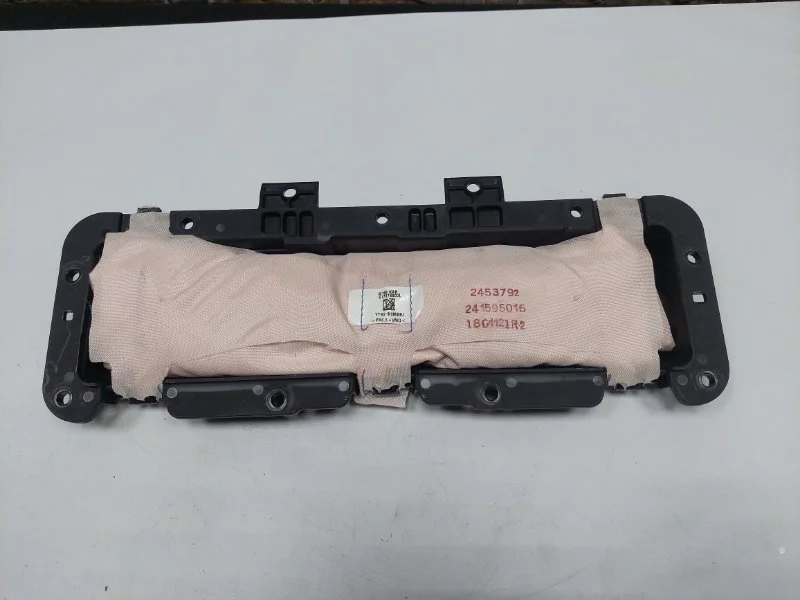 Подушка безопасности в колени Mercedes-Benz -Class 2014 W166