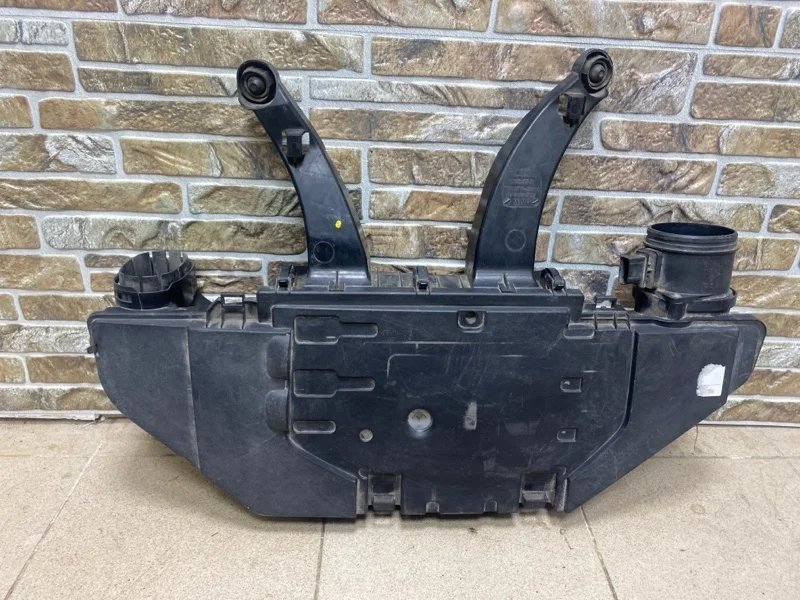 Корпус воздушного фильтра BMW X6 E71