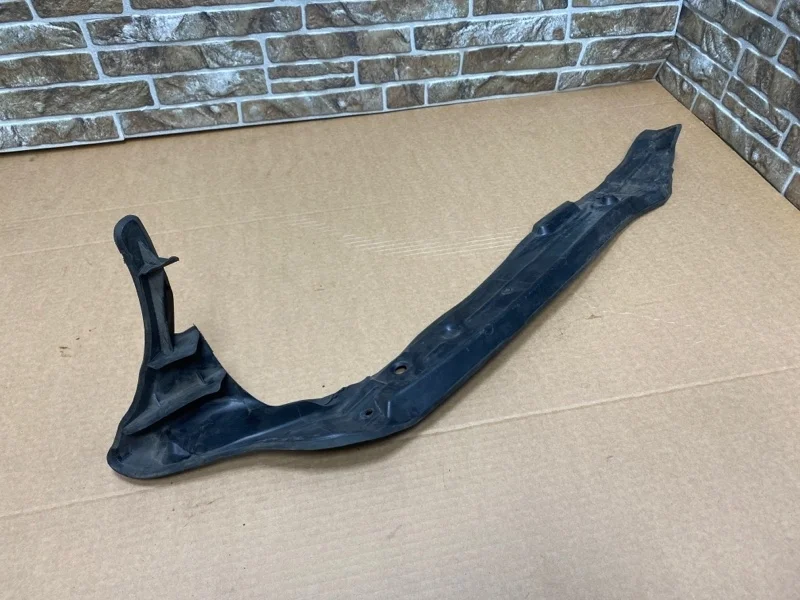 Пыльник крыла Audi Q7 2013 4L