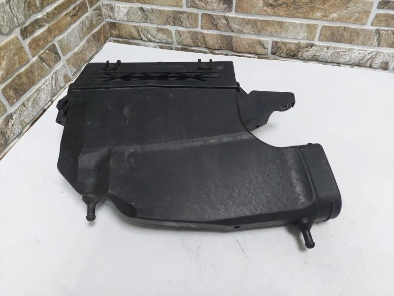 Корпус воздушного фильтра Mercedes-Benz -Class 2012 W212