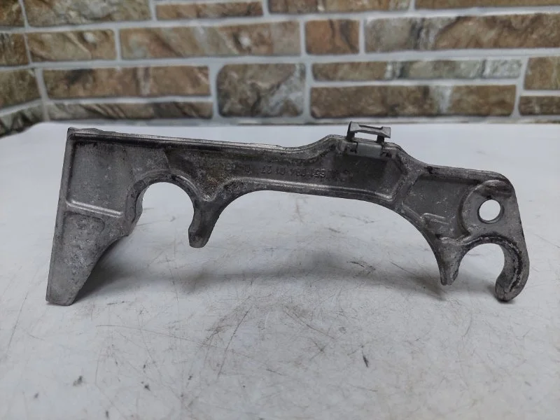 Кронштейн корпуса воздушного фильтра Mercedes-Benz -Class 2010 W212