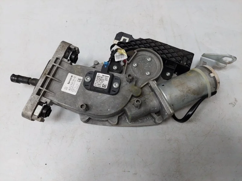 Моторчик крышки багажника Mercedes-Benz -Class 2012 W212