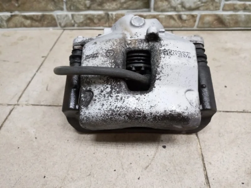 Суппорт тормозной Mercedes-Benz -Class 2012 W212