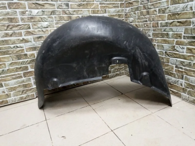 Подкрылок Volkswagen Touareg 2014 7L