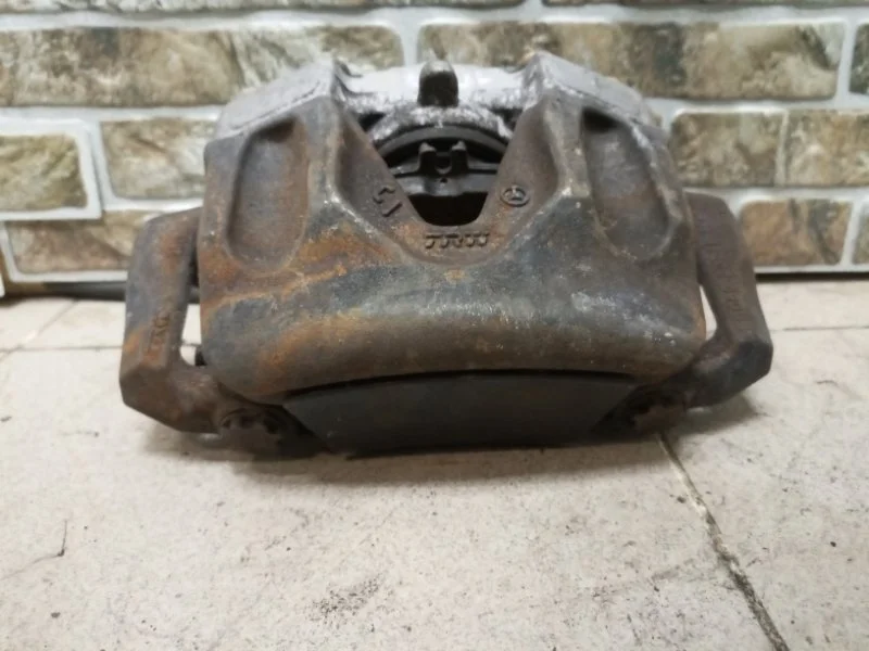 Суппорт тормозной Mercedes-Benz -class 2013 W204
