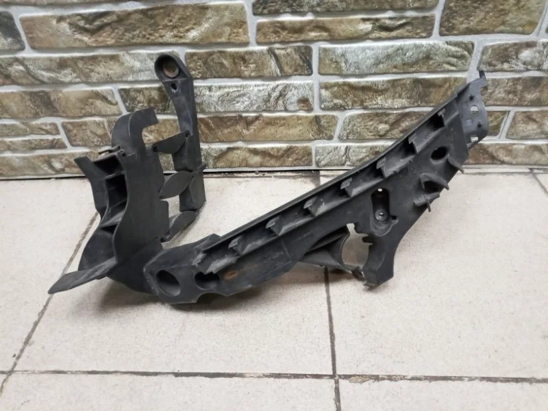 Крепление фары Audi A4 2014 B8