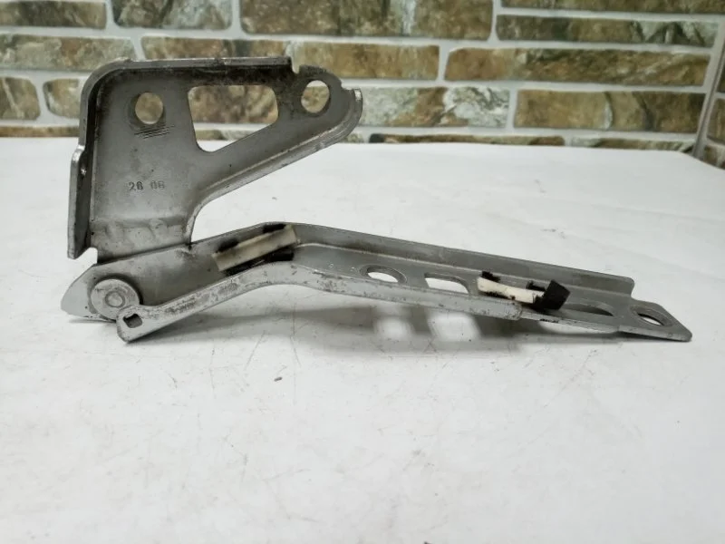 Петля капота Audi Q7 2008 4L