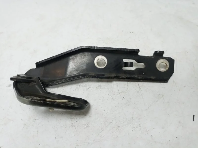 Петля капота Audi A6 2012 4G