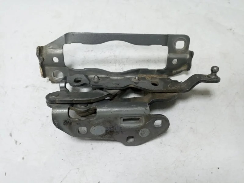 Петля капота Mercedes-Benz -class 2013 W204