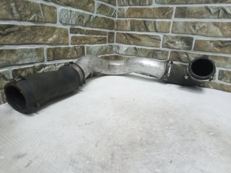 Патрубок интеркулера Audi A6 2009 C6