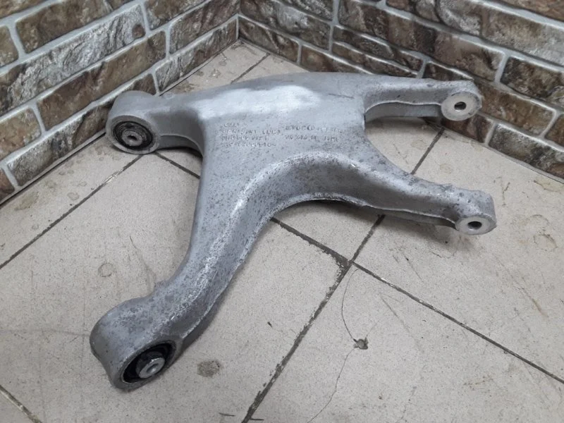 Рычаг подвески нижний Audi Q5 2015