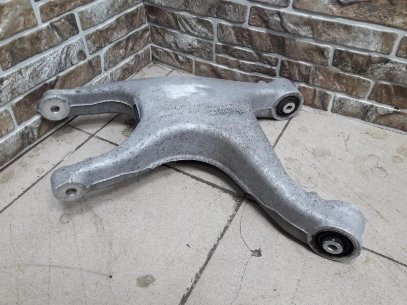 Рычаг подвески нижний Audi Q5 2015