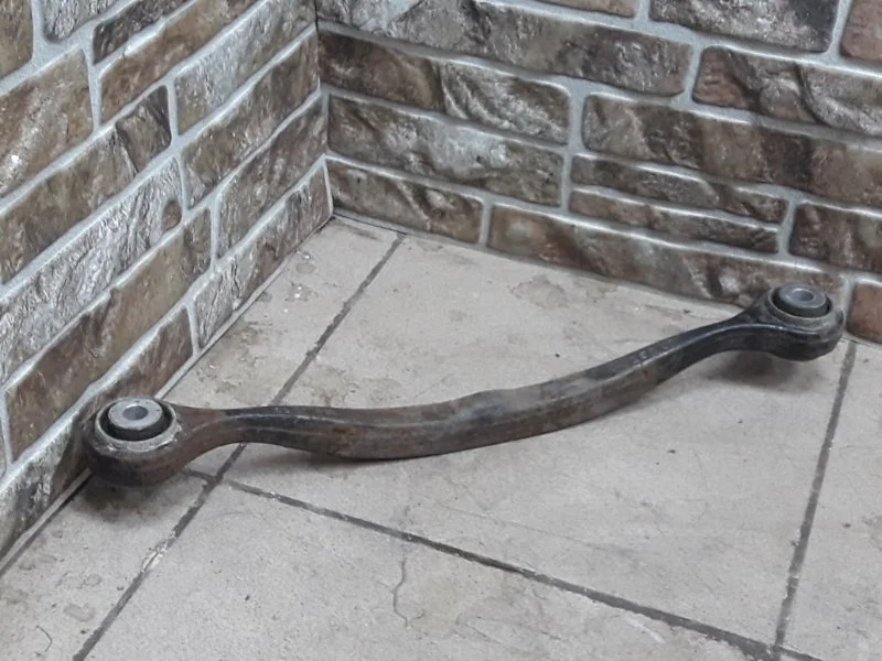 Рычаг подвески верхний Mercedes-Benz GL-Class 2012