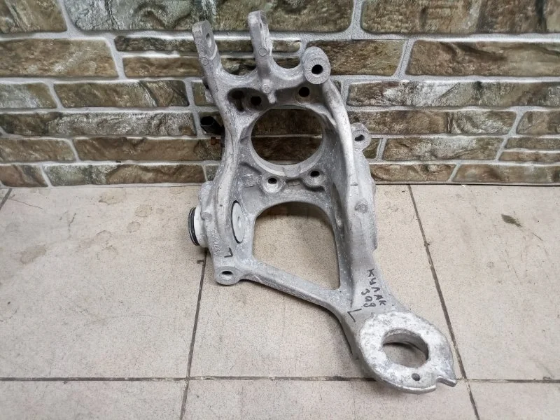 Кулак поворотный Audi Q5 2010 8R