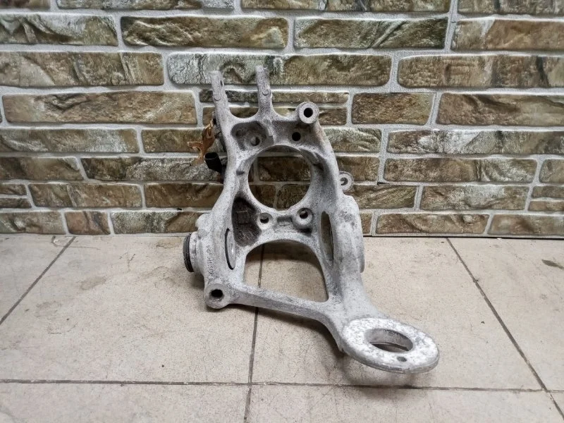 Кулак поворотный Audi A4 2010 B8