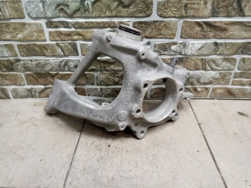 Кулак поворотный Audi Q5 2010 8R