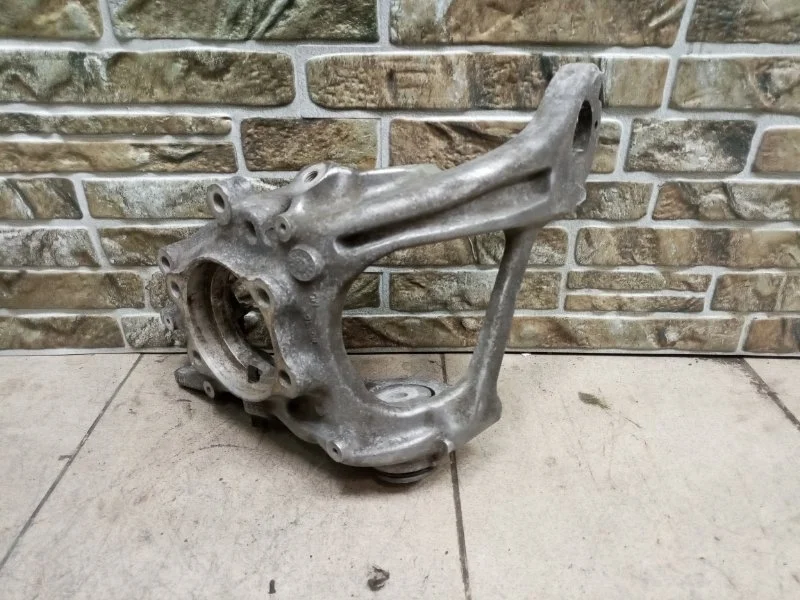 Кулак поворотный Audi Q5 2010 8R