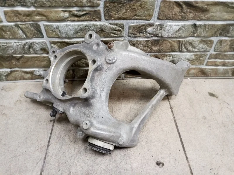 Кулак поворотный Audi Q5 2010 8R