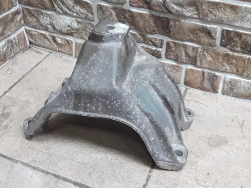 Кронштейн двигателя Audi A4 2008 B8