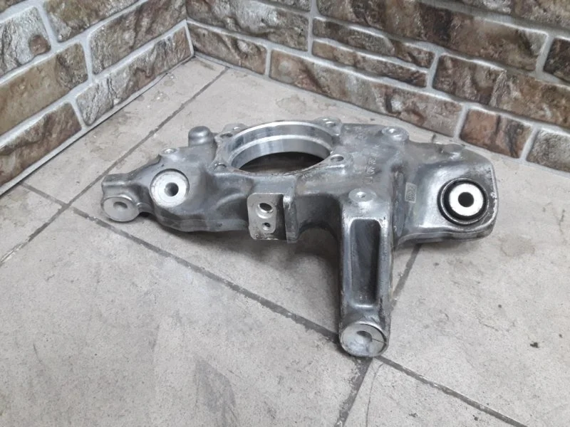 Кулак поворотный Mercedes-Benz -class 2015 W205