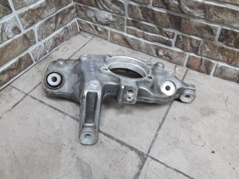 Кулак поворотный Mercedes-Benz -class 2015 W205