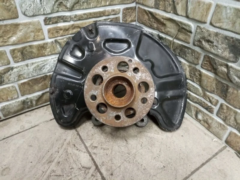 Кулак поворотный Mercedes-Benz -Class 2010 W212