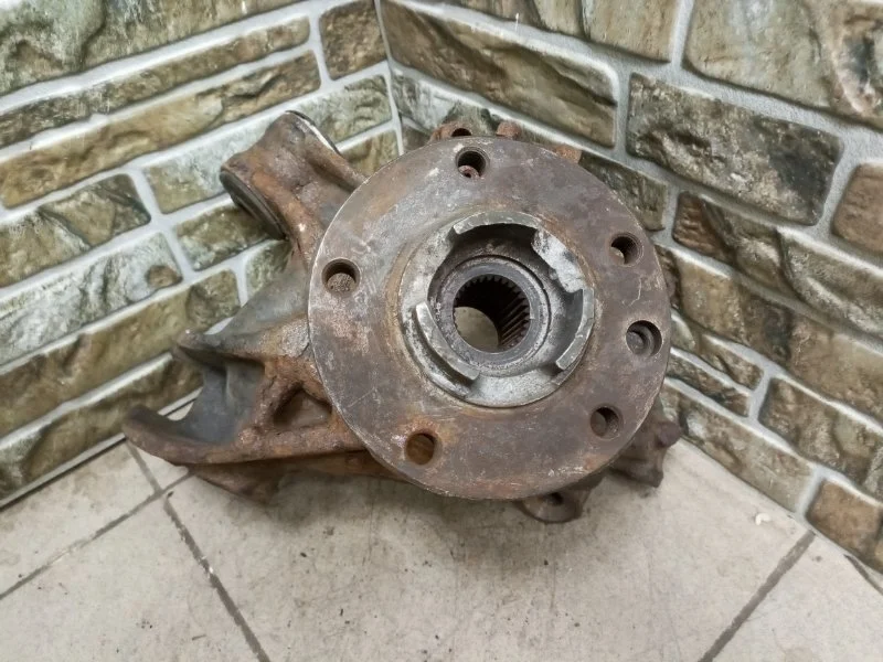 Кулак поворотный Audi Q7 2010 4L