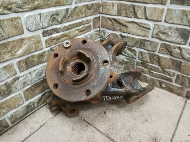 Кулак поворотный Audi Q7 2010 4L