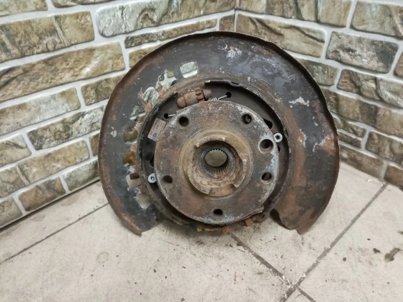 Кулак поворотный Audi Q7 2010 4L