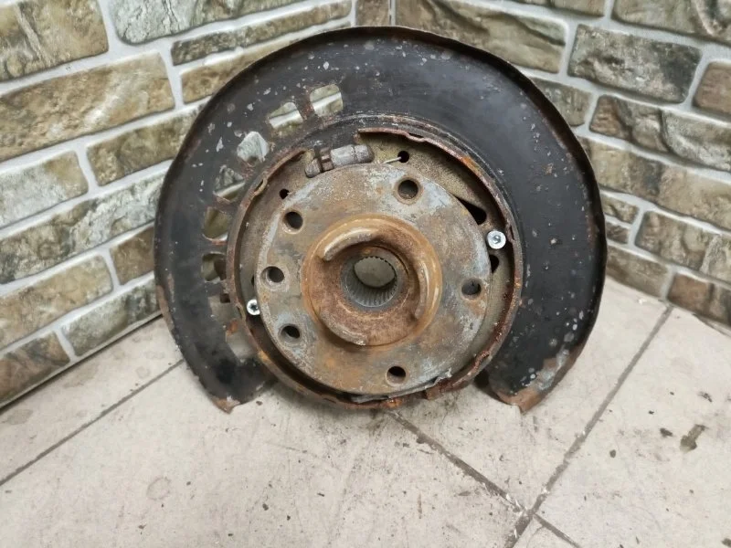 Кулак поворотный Audi Q7 2010 4L