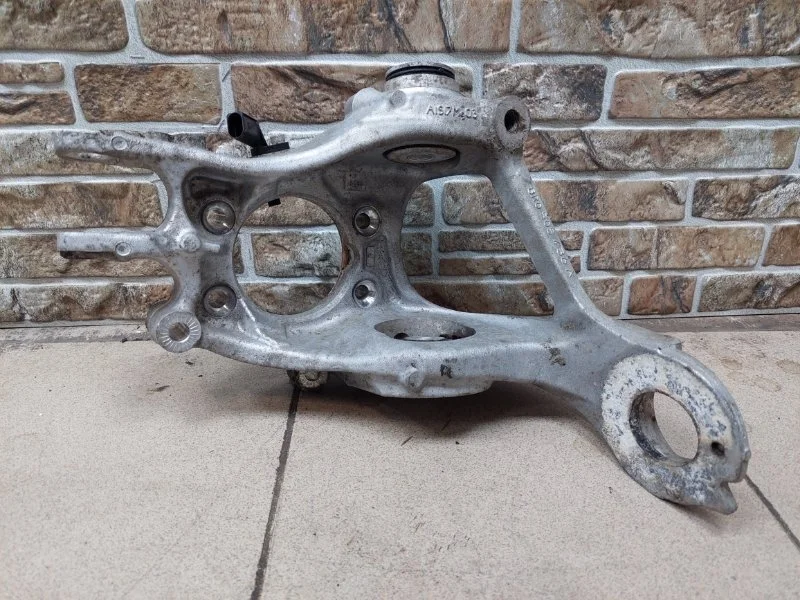 Кулак поворотный Audi Q5 2009 8R