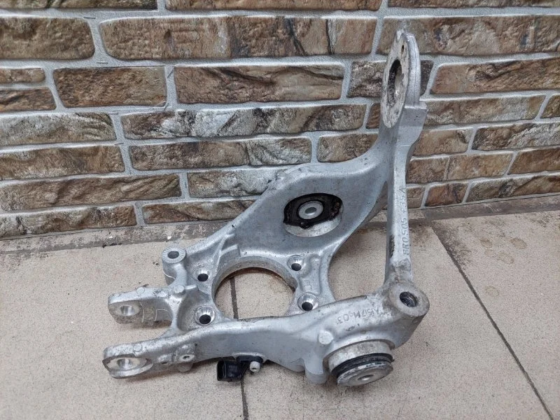 Кулак поворотный Audi Q5 2009 8R