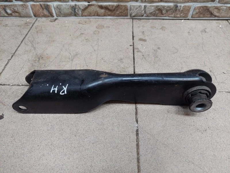 Рычаг подвески нижний Land Rover Range Sport 2017 L494