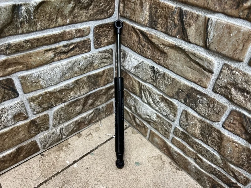 Амортизатор двери багажника BMW X5 2017 F15