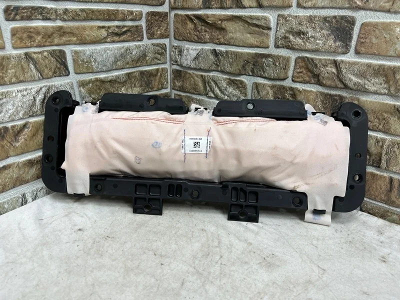 Подушка безопасности в колени Mercedes-Benz GLE-Class 2018 W166