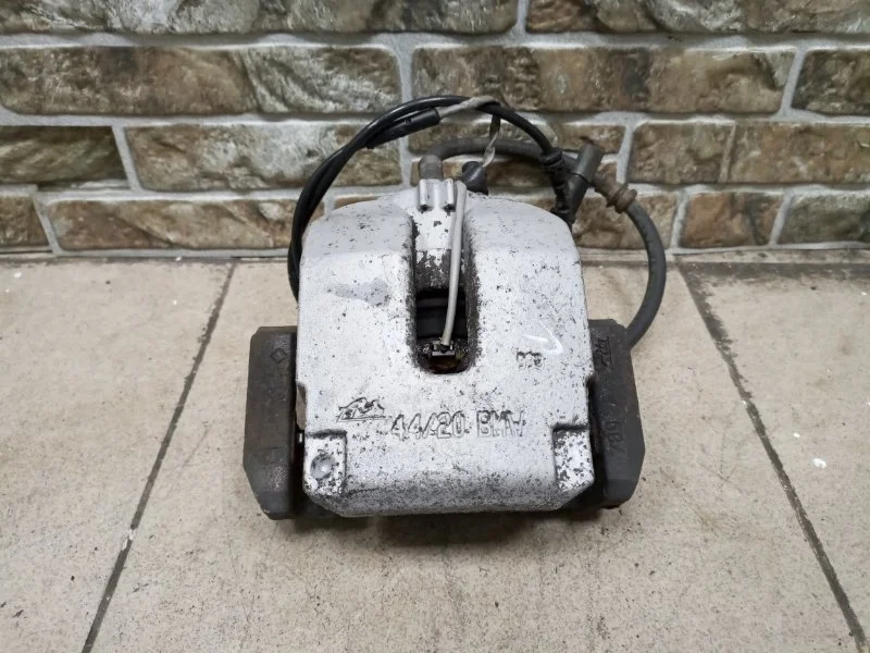 Суппорт тормозной BMW X5 2017 F15