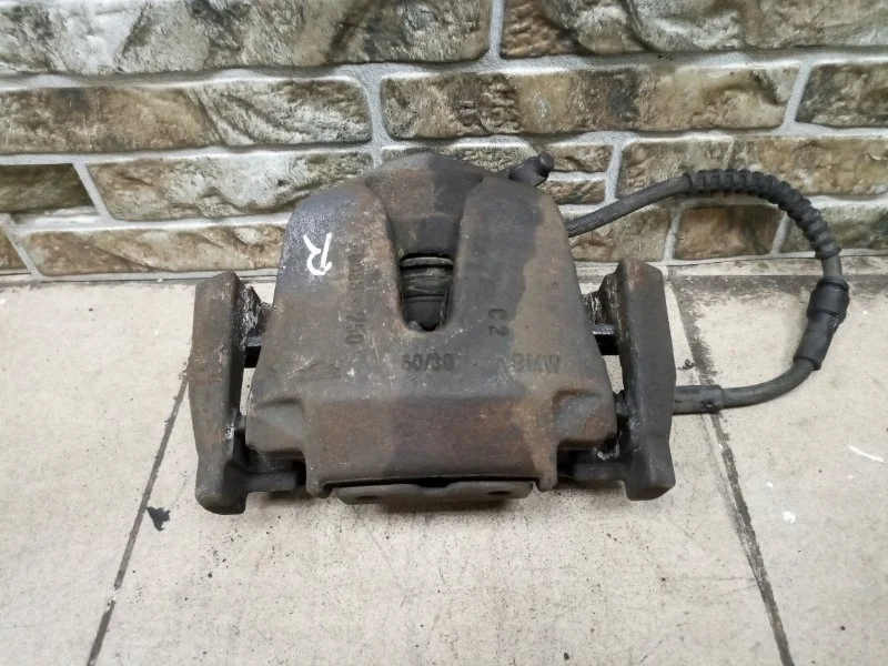 Суппорт тормозной BMW X5 2017 F15