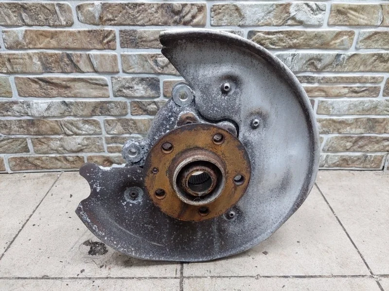 Кулак поворотный Audi Q5 2010 8R