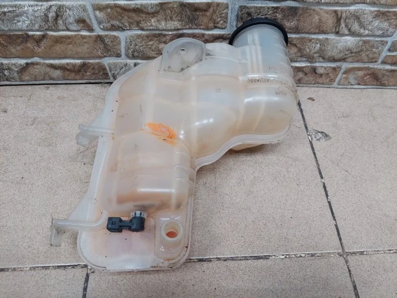 Бачок расширительный Land Rover Range Sport 2014 L494