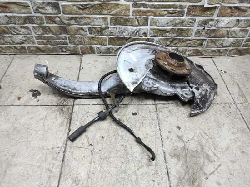 Кулак поворотный Volvo XC90 2017 LA2