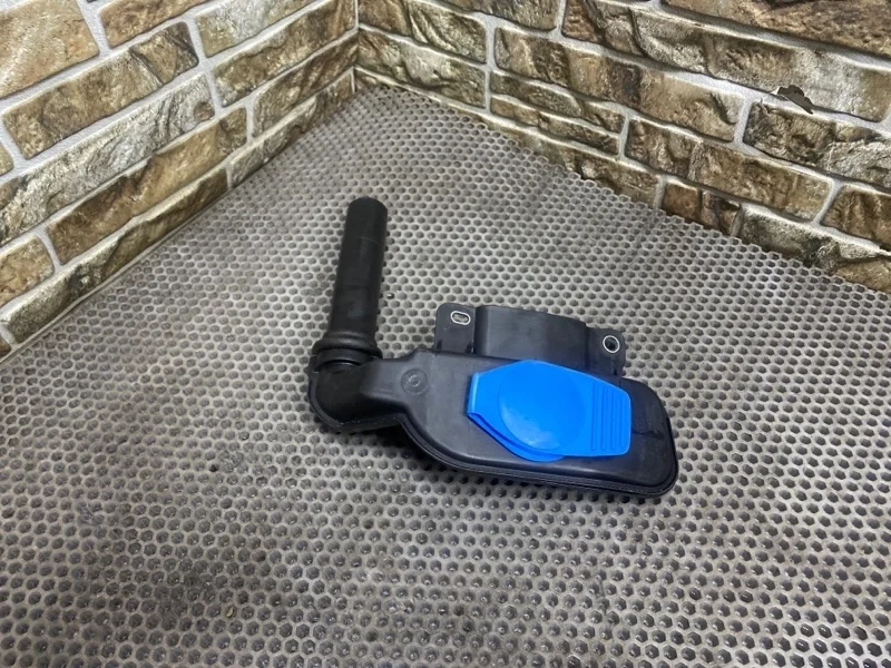 Горловина бачка стеклоомывателя Audi Q5 2009 8R