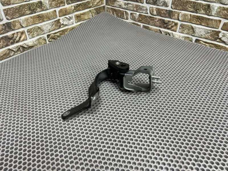 Петля двери багажника Audi Q7 2014 4L