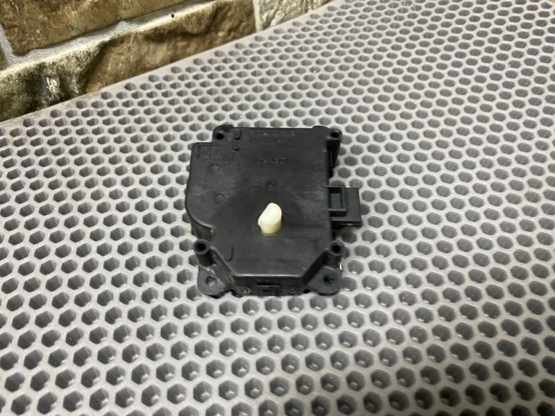 Сервопривод заслонок печки Toyota Camry 2012 50