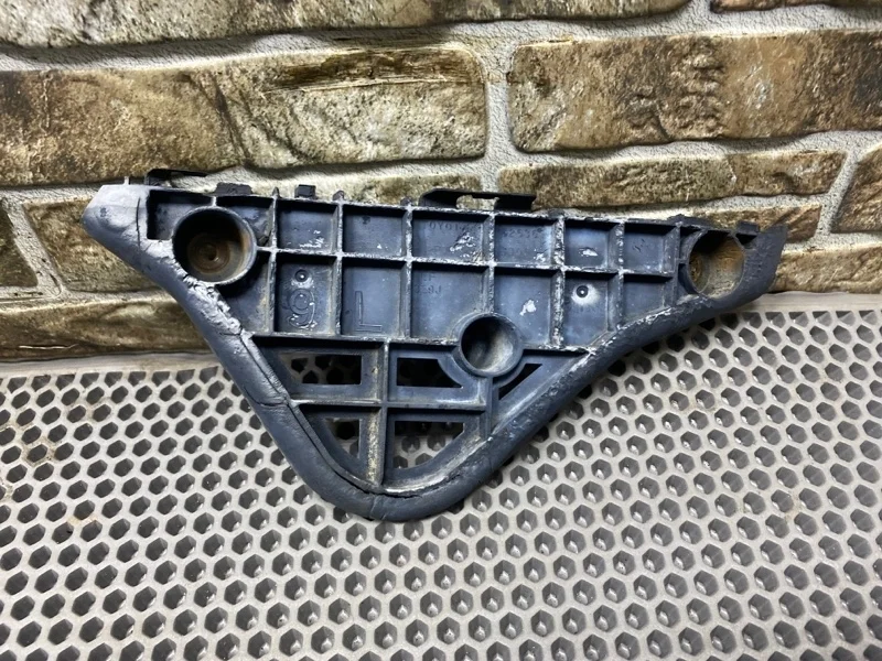 Кронштейн крыла Toyota Camry 2012 50