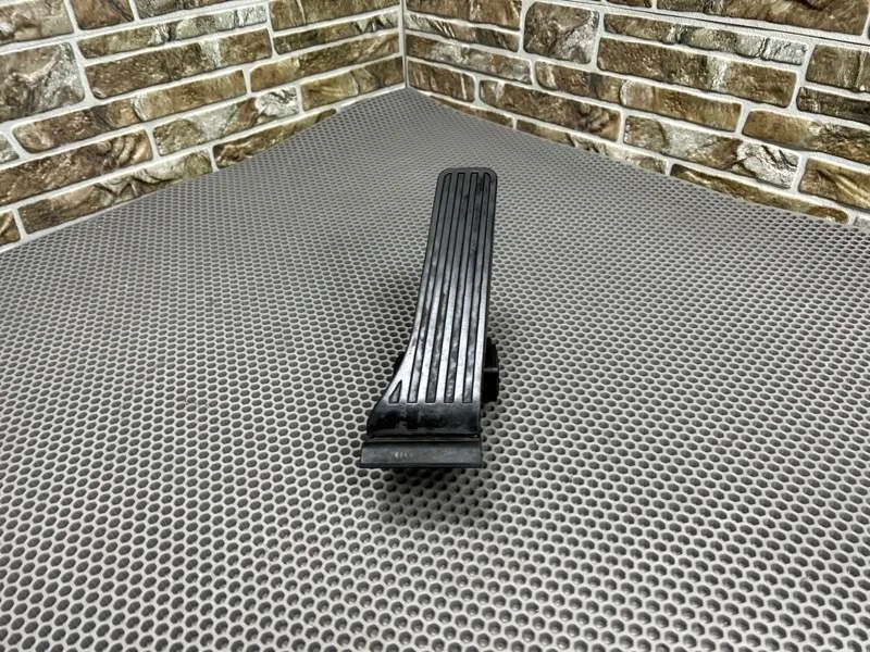 Педаль газа Mercedes-Benz -class 2013 W204